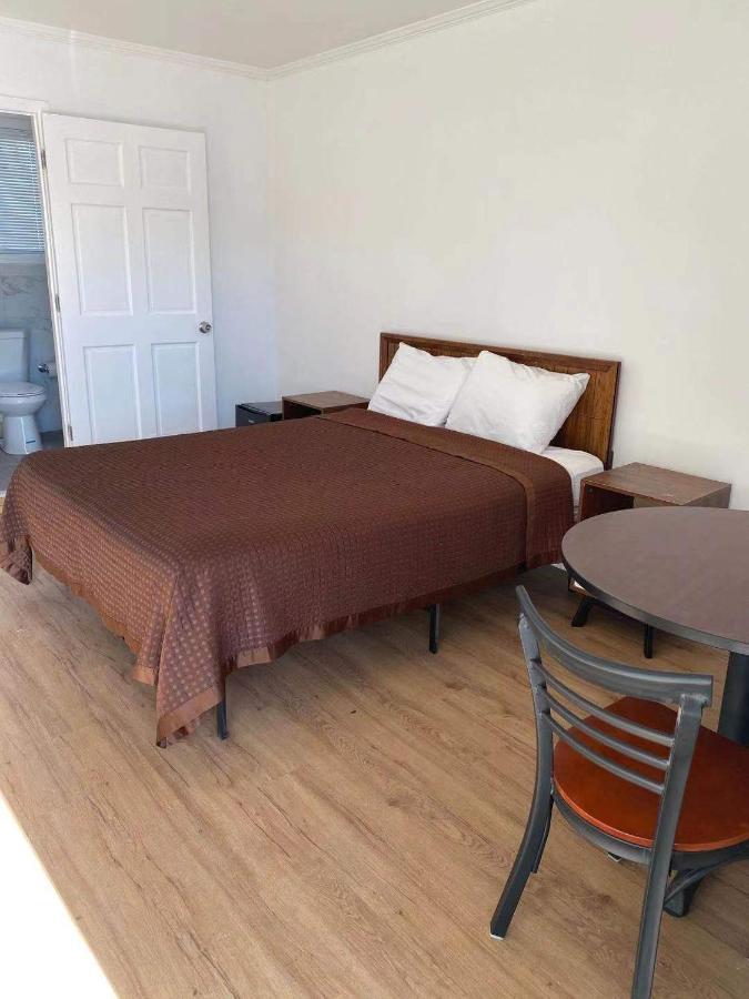 Village Motel 엘렌빌 외부 사진