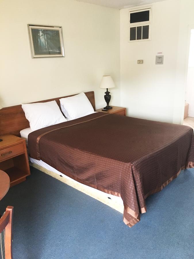 Village Motel 엘렌빌 외부 사진